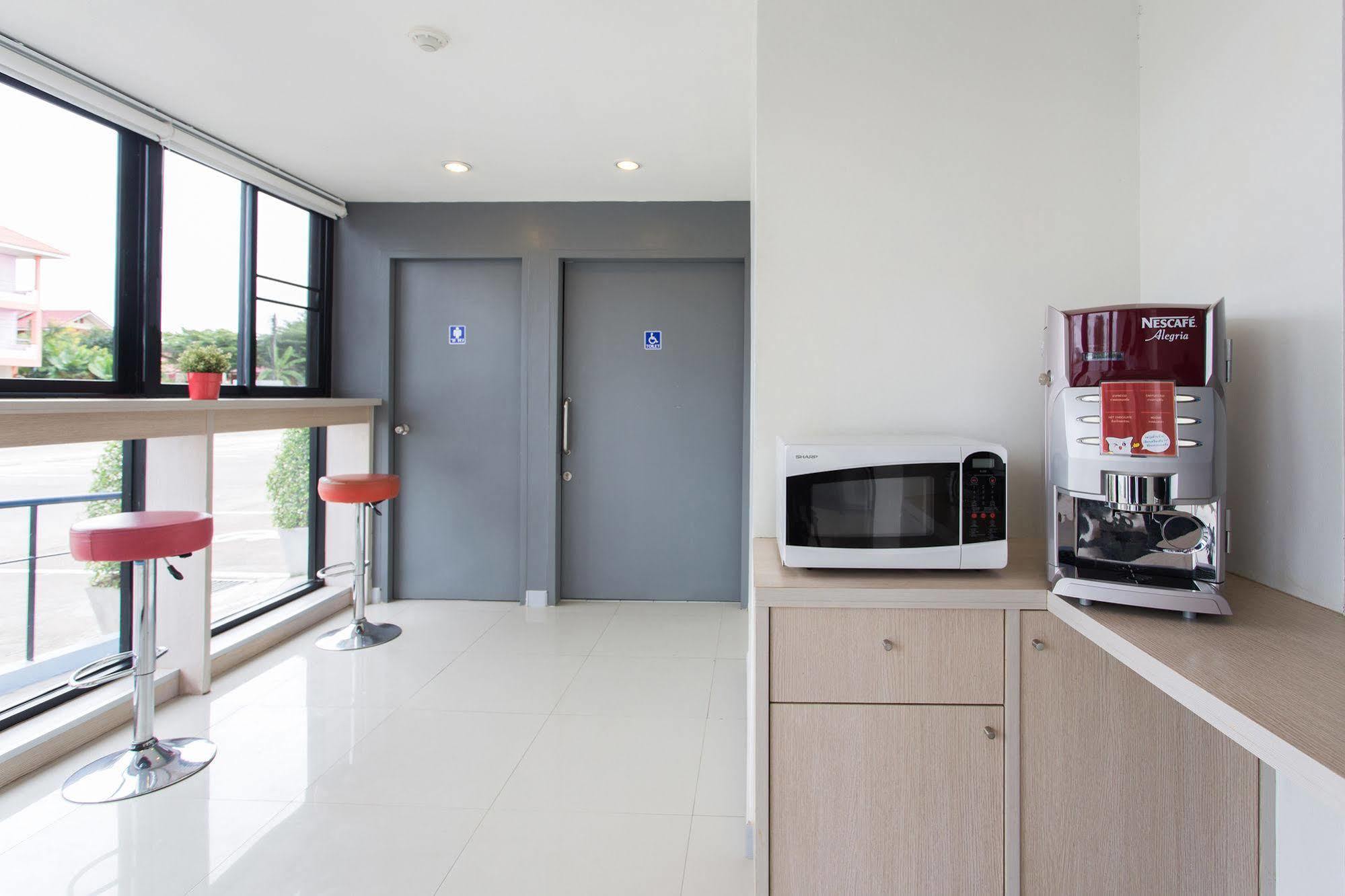 Hop Inn Khon Kaen Srichan Road Building A Экстерьер фото